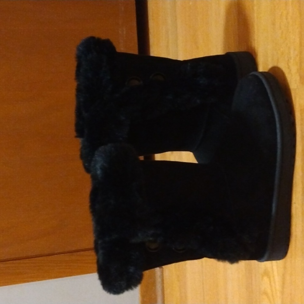 Boots - Picture 4 of 4
